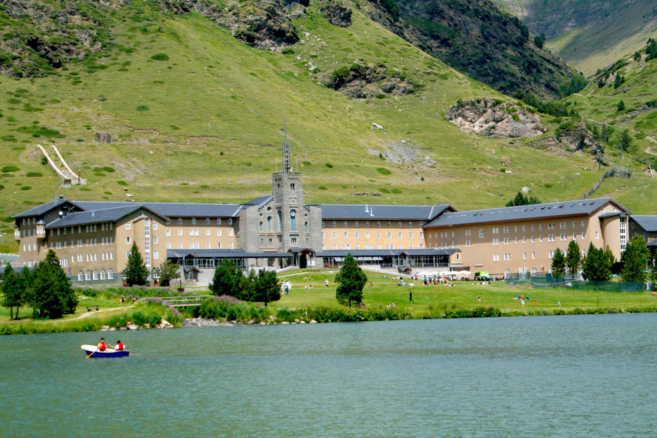 El Hotel Vall de Núria, un refugio enclavado en un valle mágico.